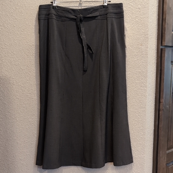 Larry Levine Charcoal Midi Skirt - Picture 1 of 4